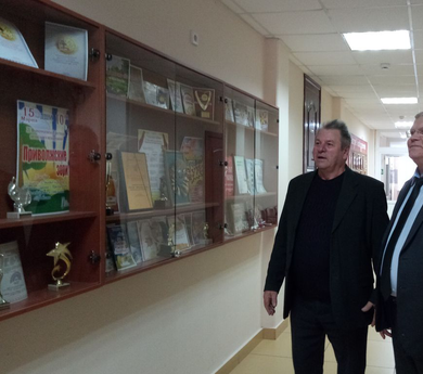Глава района- Евгений Николаевич Богомолов посетил нашу школу.